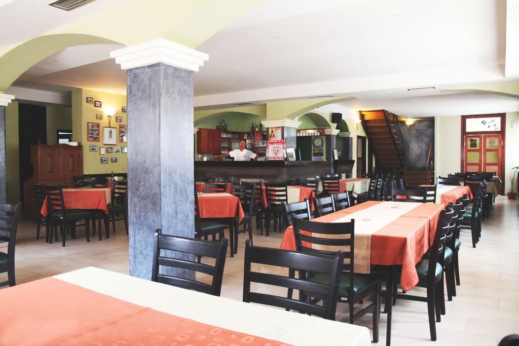 Rooms Gat Subotica Exterior photo