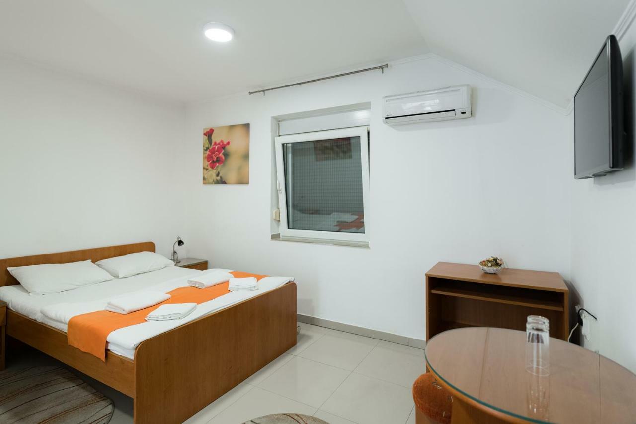 Rooms Gat Subotica Exterior photo